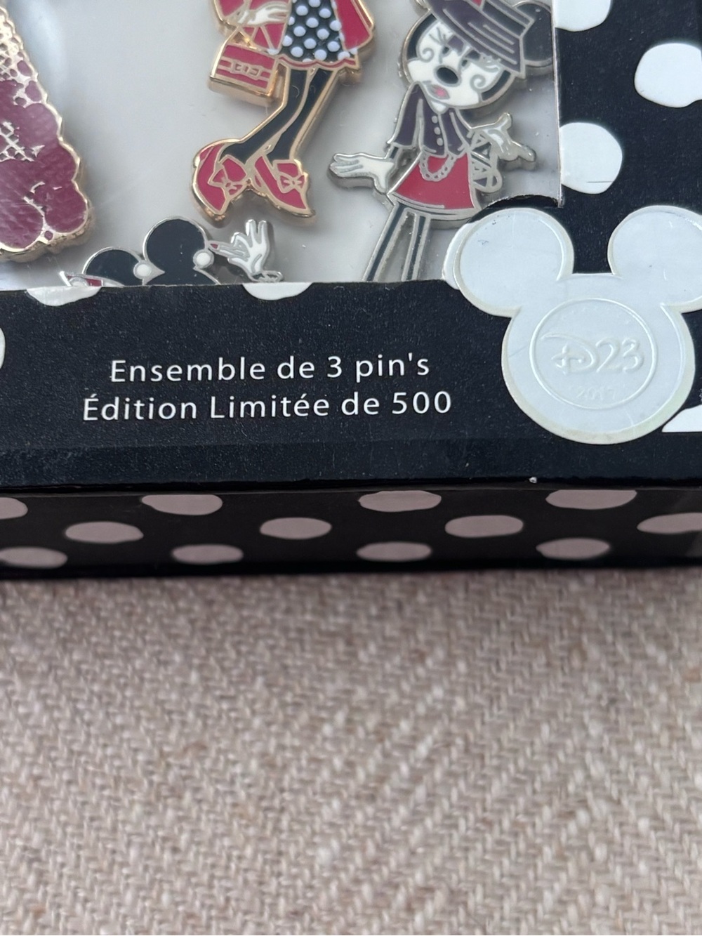 Disney D23 Expo Minnie Mouse Signature Pin Set + Disney x Boxed Lunch Pin - Picture 8 of 10